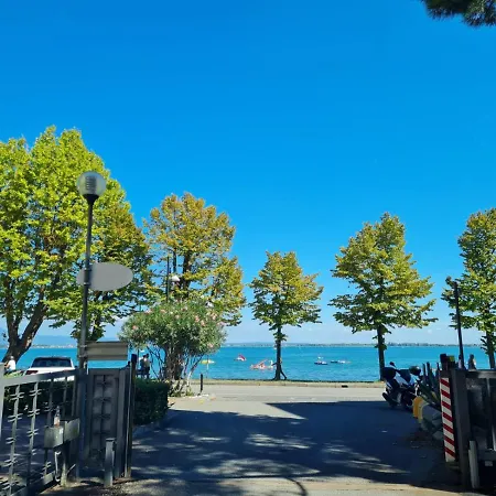 Le Rive Holidays Desenzano del Garda Exterior photo